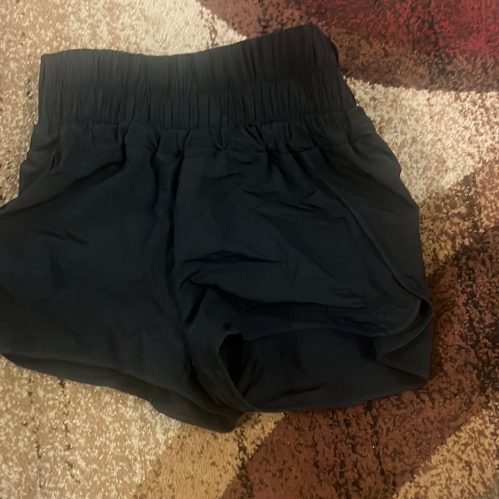 Black short Size 4